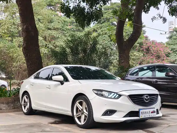 Mazda Atenza 2015