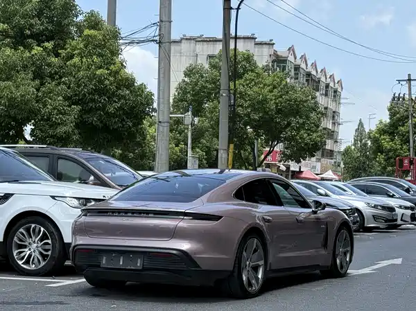 Porsche Taycan 2021