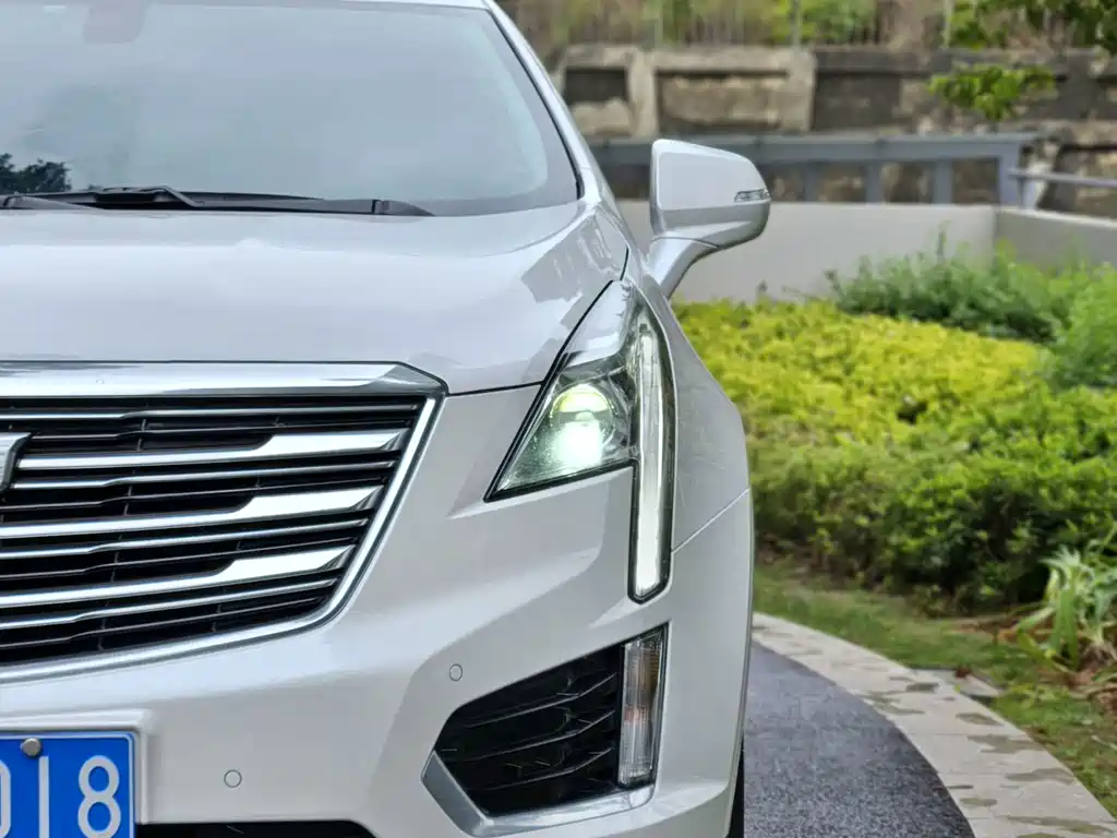 Cadillac XT5 2016 — фото 17