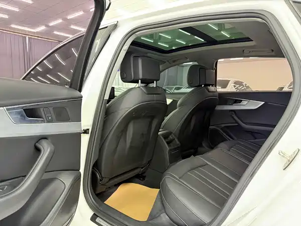 Audi A4L 2020