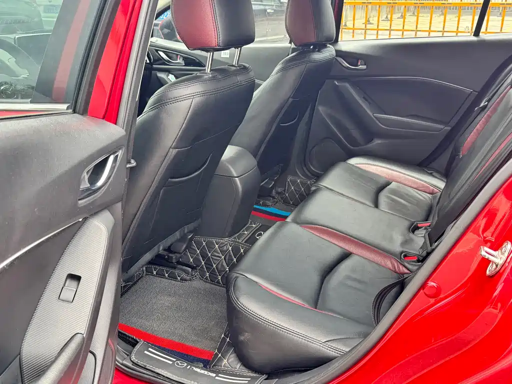 Mazda 3 Axela 2015