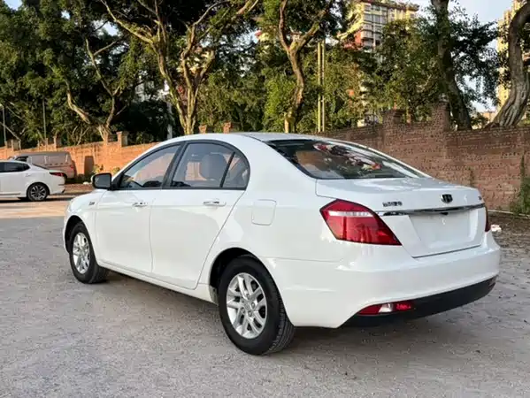 Geely Emgrand 2017
