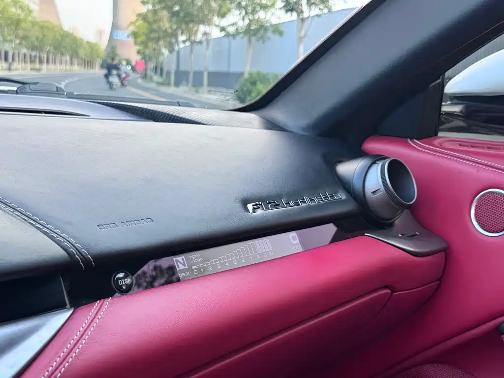 Ferrari F12berlinetta 2014 — фото 10