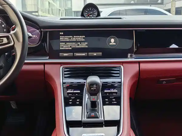 Porsche Panamera 2023