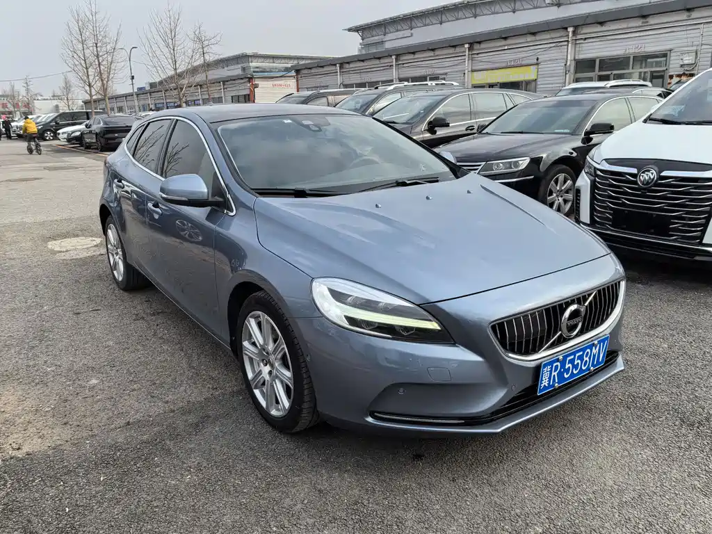 Volvo V40 2018 — фото 3