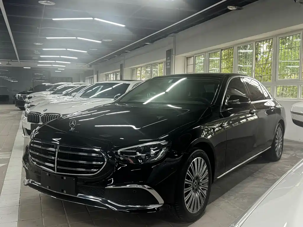 Mercedes-Benz E-Class 2022 — фото 1