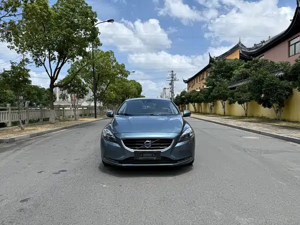 Volvo V40 2013