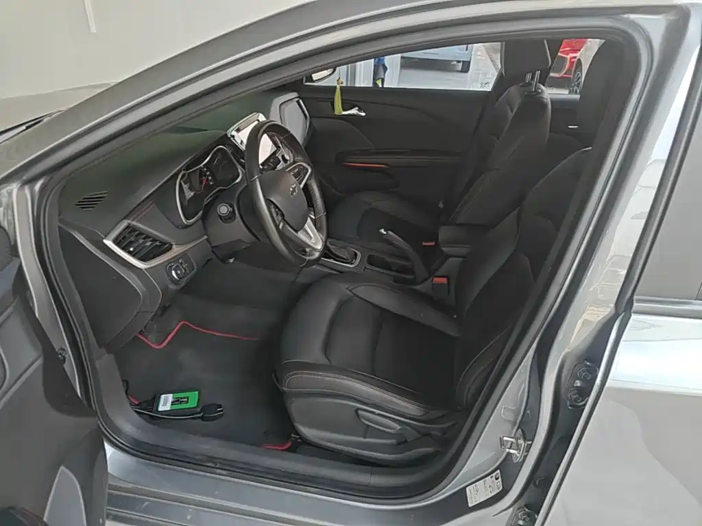 Chevrolet Monza 2019 — фото 15