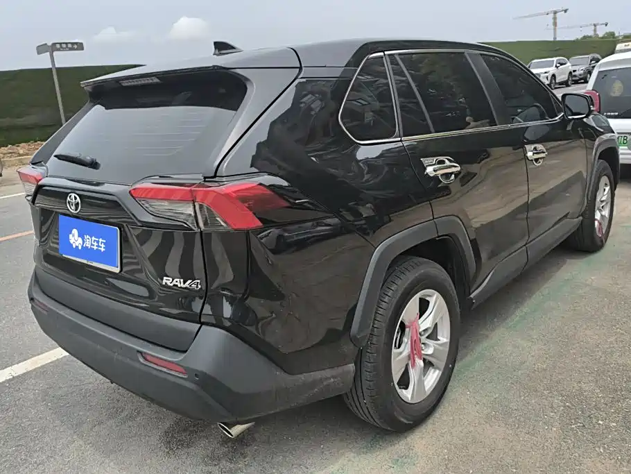 Toyota RAV4 2025