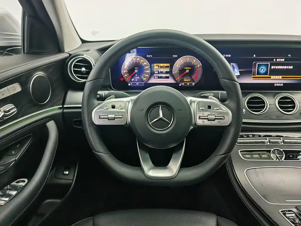 Mercedes-Benz E-Class 2019 — фото 11