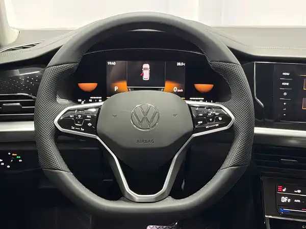Volkswagen Passat 2022
