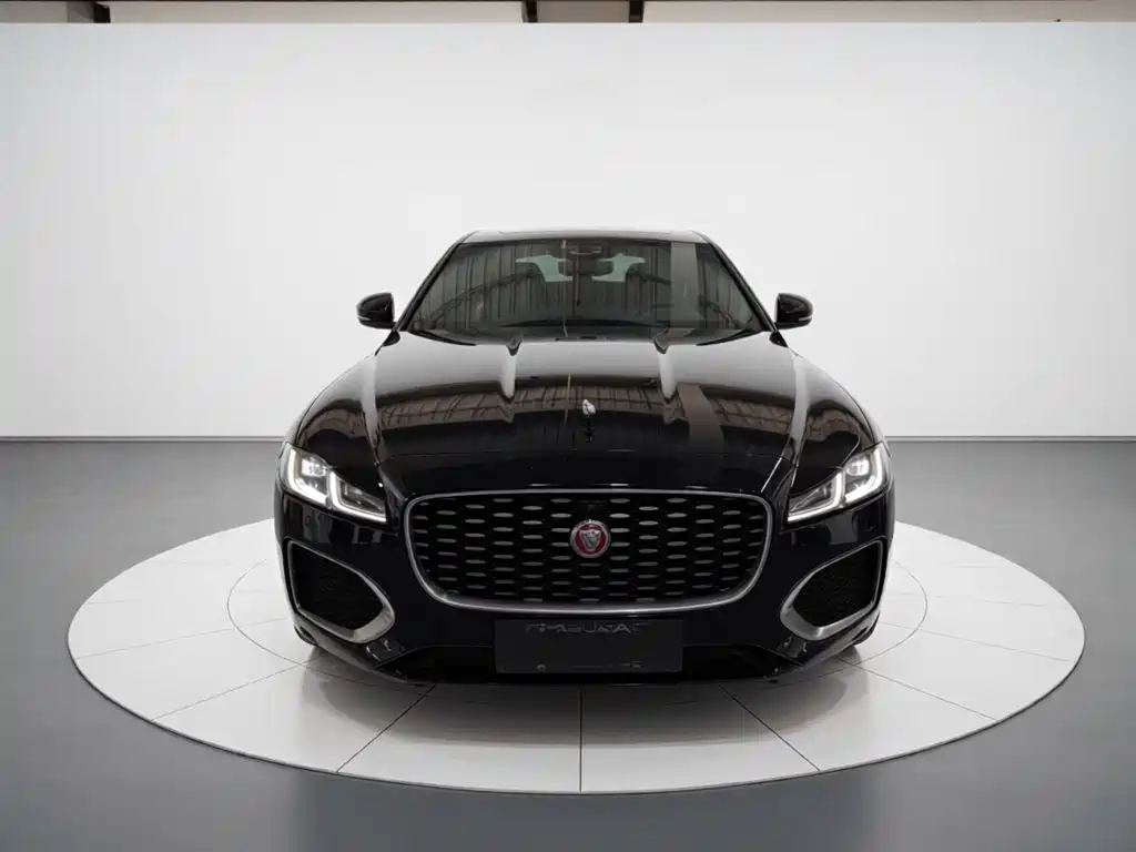 Jaguar XFL 2021 — фото 3
