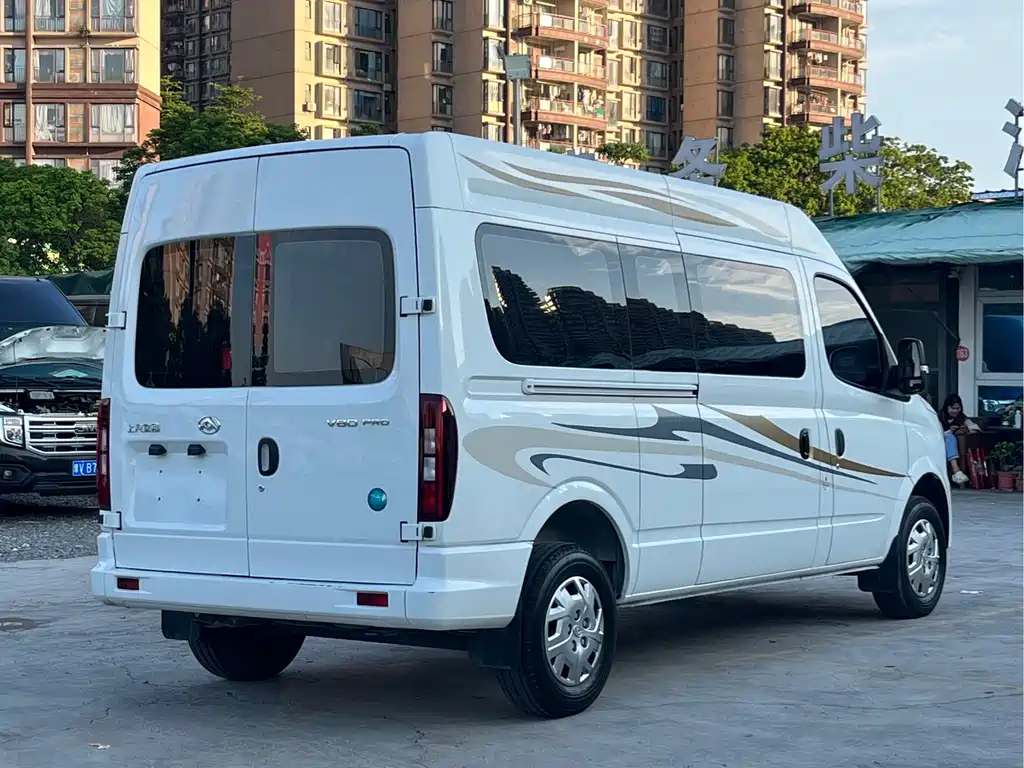 Maxus V80 2024