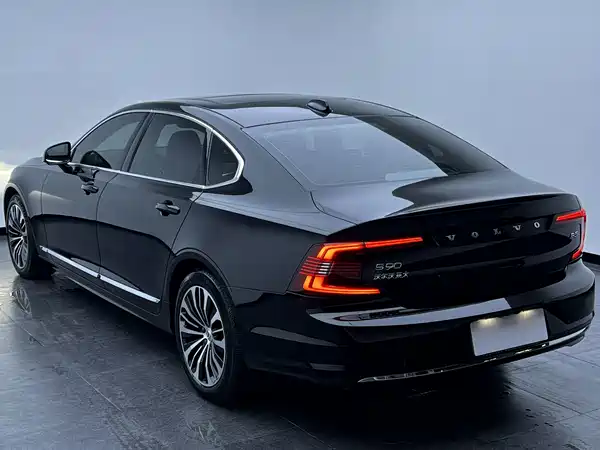 Volvo S90 2024