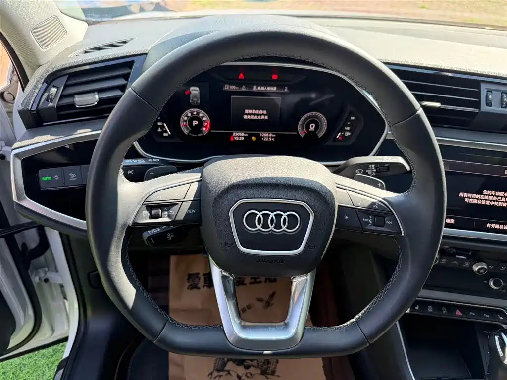 Audi Q3 2023 — фото 14