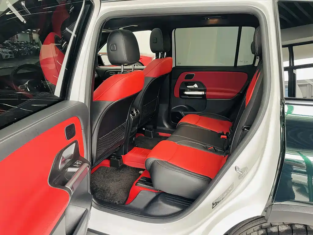 Mercedes-Benz GLB AMG 2023 — фото 9