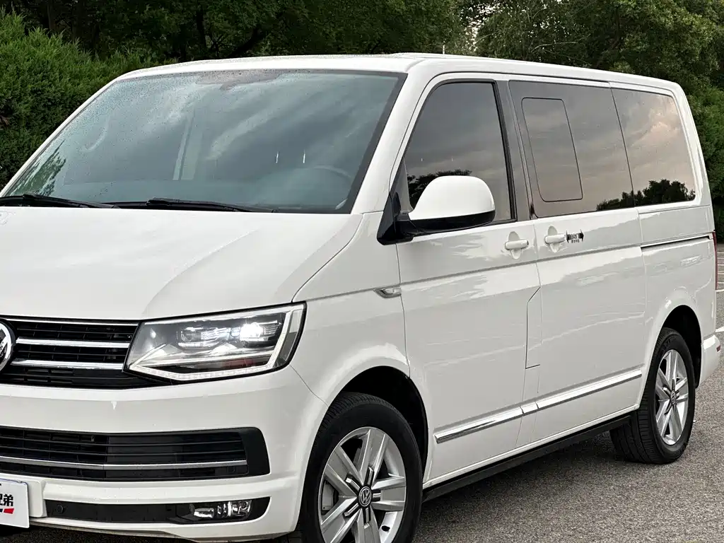 Volkswagen Multivan 2017 — фото 2