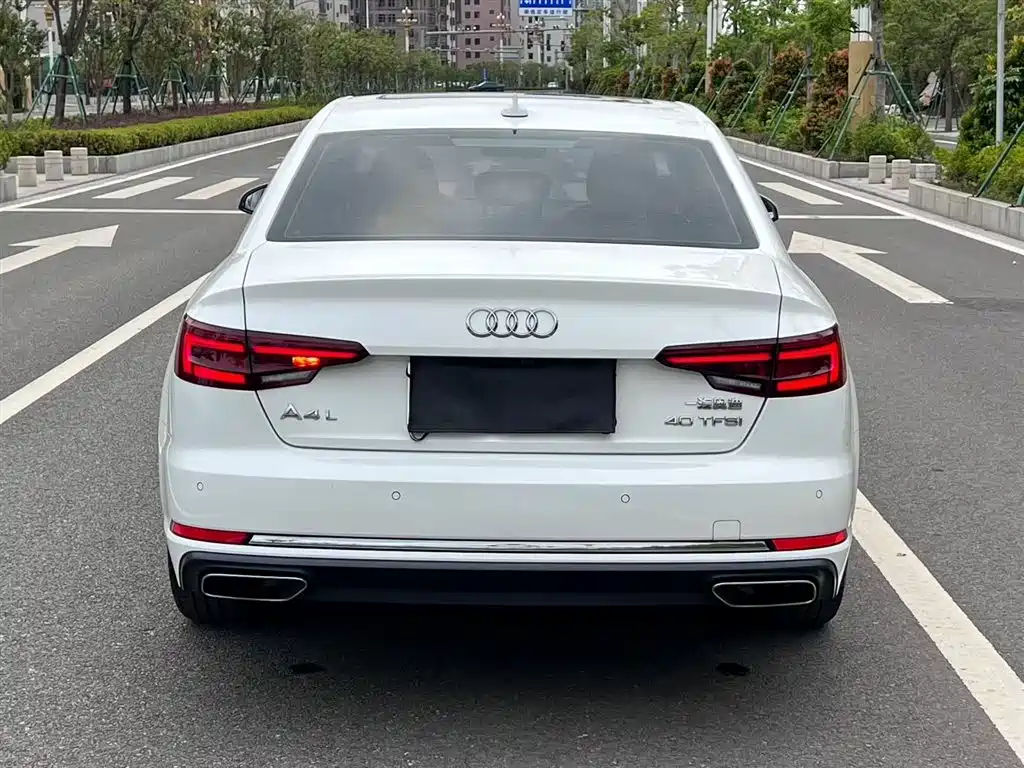 Audi A4L 2019 — фото 8