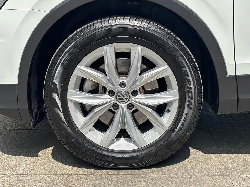 Volkswagen Tiguan 2019 — фото 30