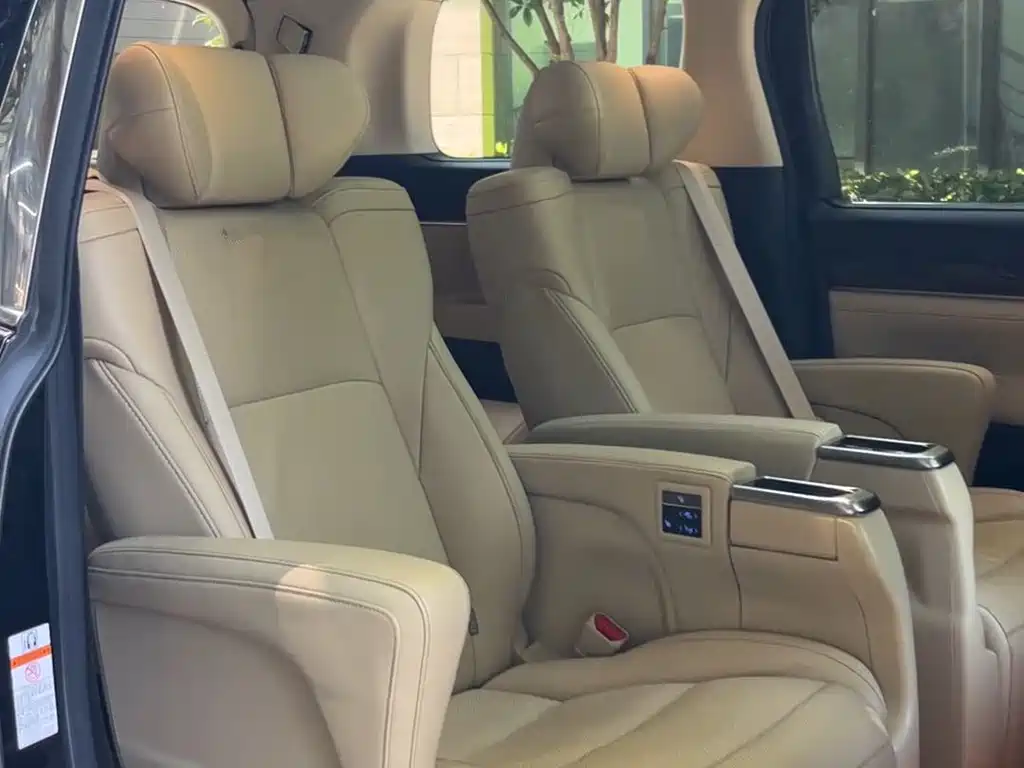 Toyota Alphard 2020 — фото 13