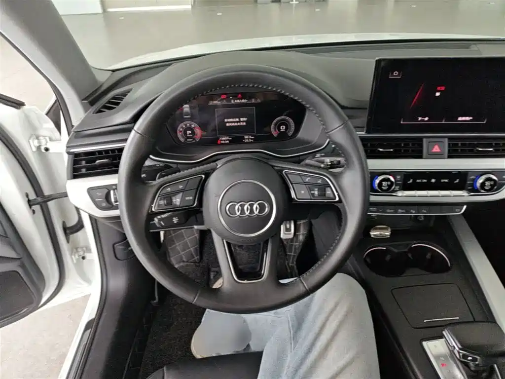 Audi A4L 2021 — фото 11