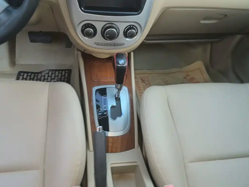 Buick Excelle 2014 — фото 14