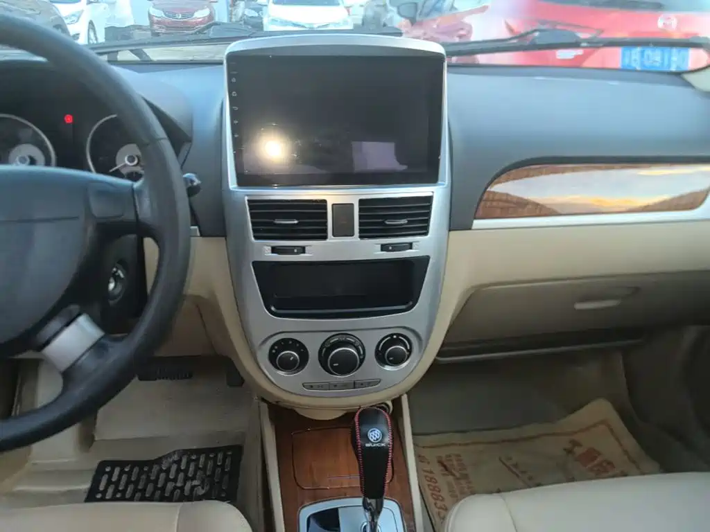 Buick Excelle 2014 — фото 13