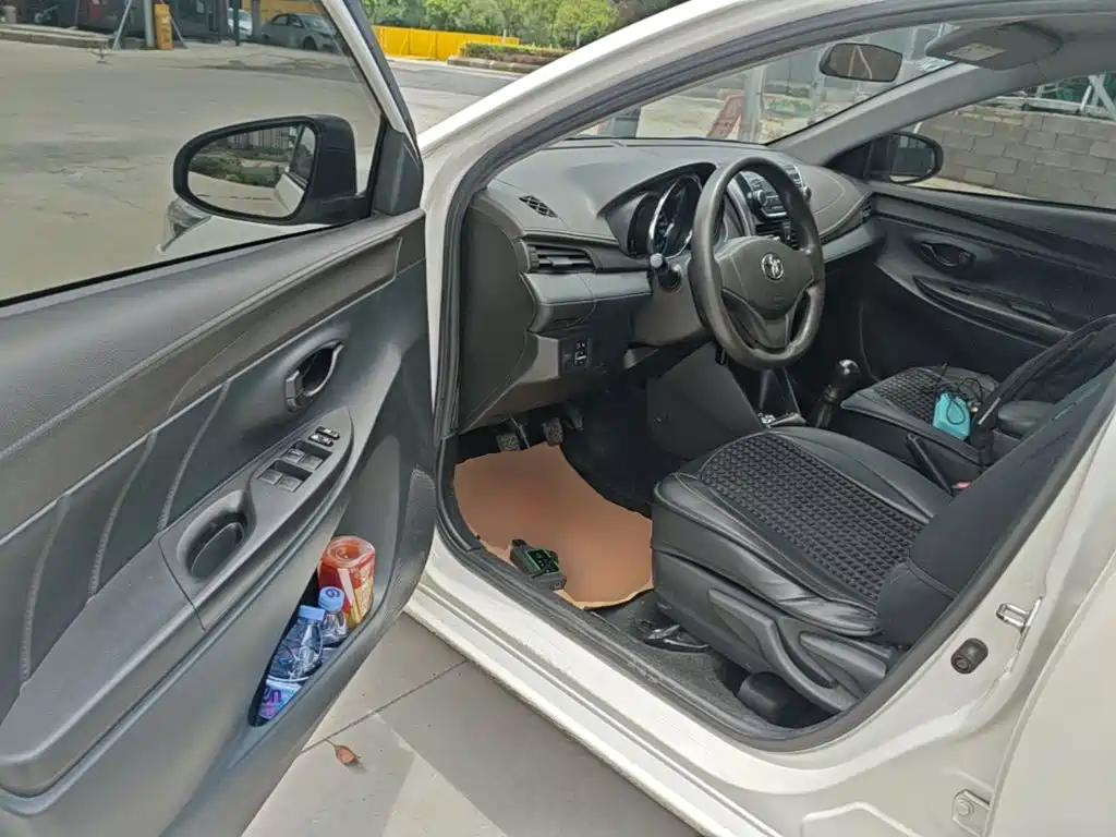 Toyota Vios 2015 — фото 16