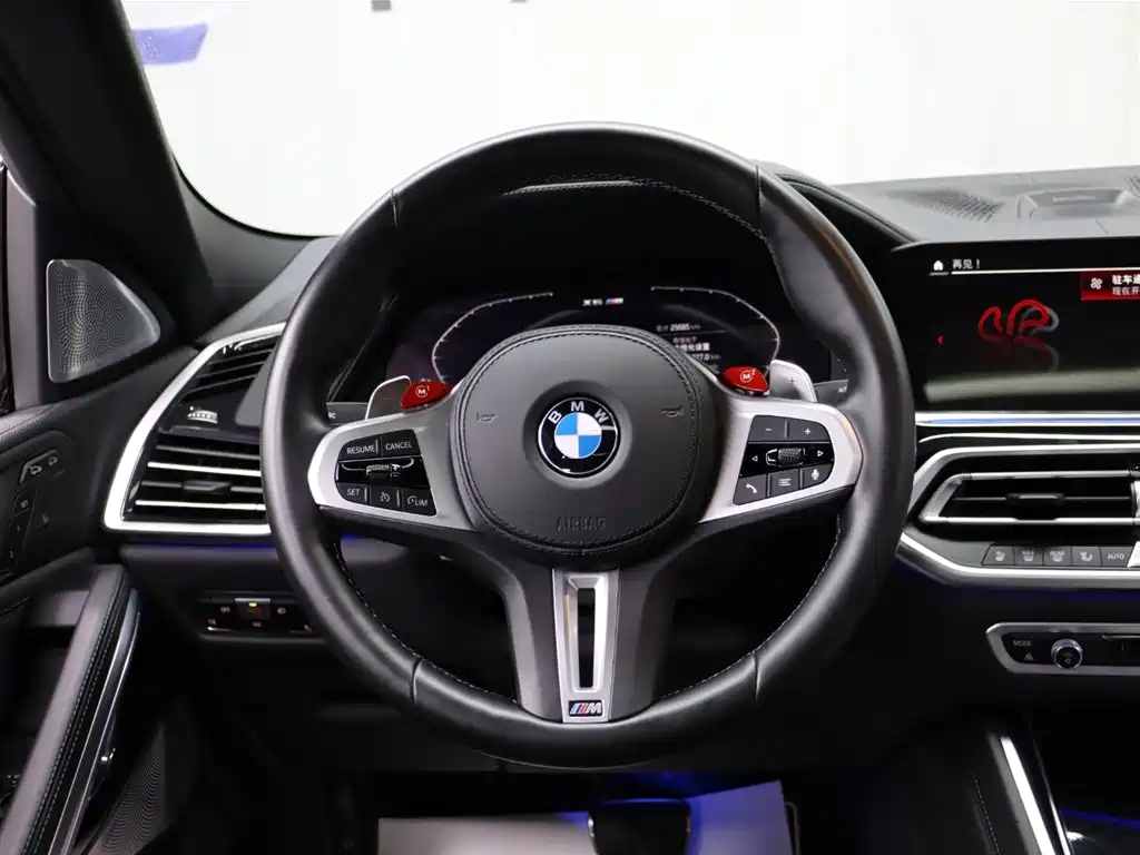 BMW X6 M 2022 — фото 13