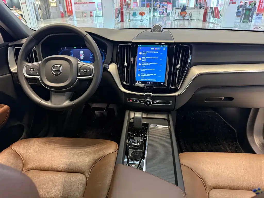 Volvo XC60 2024 — фото 13