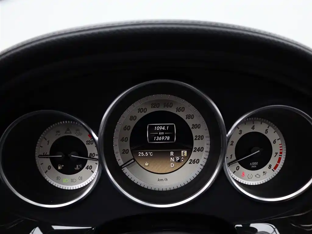 Mercedes-Benz CLS 2013 — фото 19