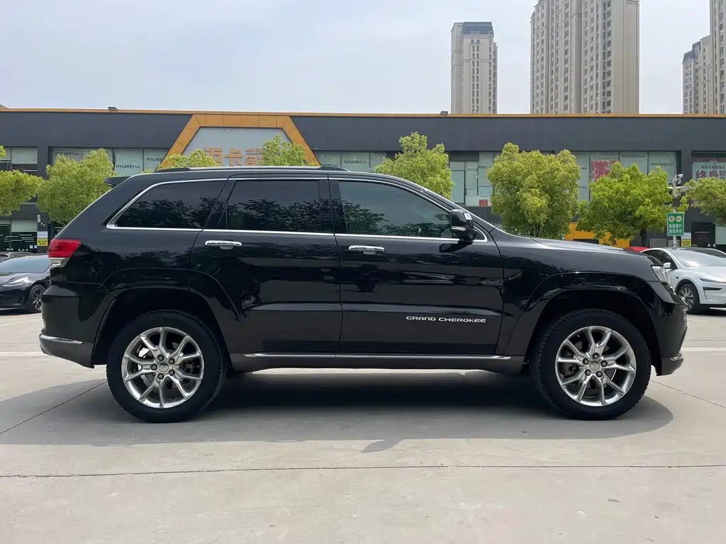 Jeep Grand Cherokee 2013 — фото 4