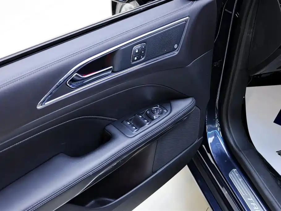 Ford Taurus 2022 — фото 17