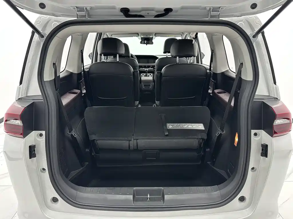 GAC Motor Trumpchi M6 2022 — фото 17