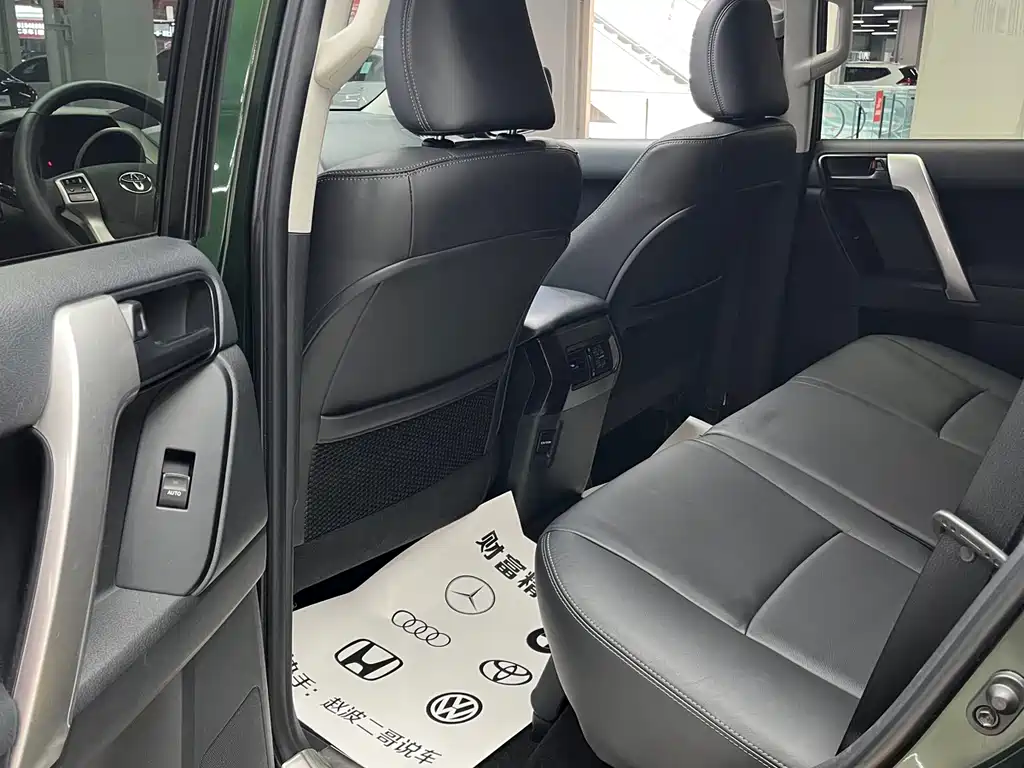 Toyota Prado 2017 — фото 11