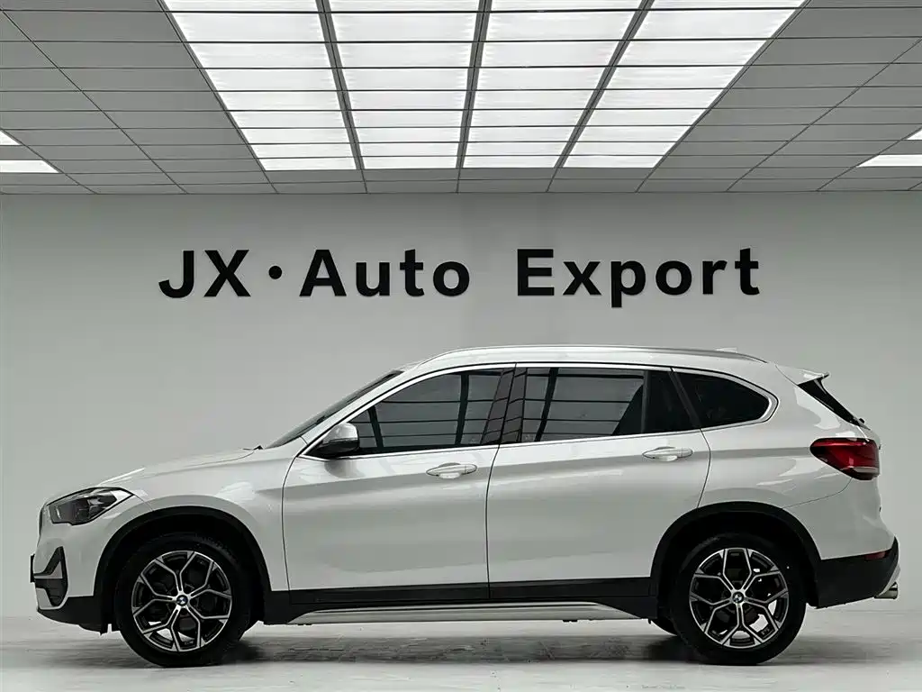 BMW X1 2022 — фото 6
