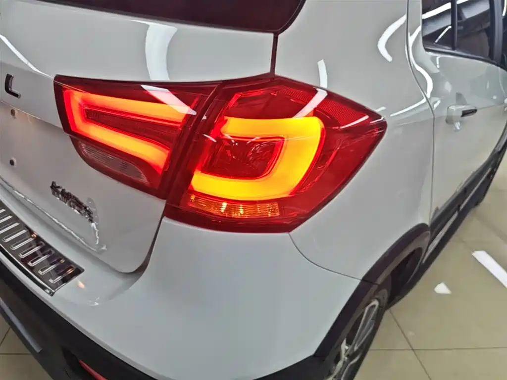 Haval H1 2017 — фото 8
