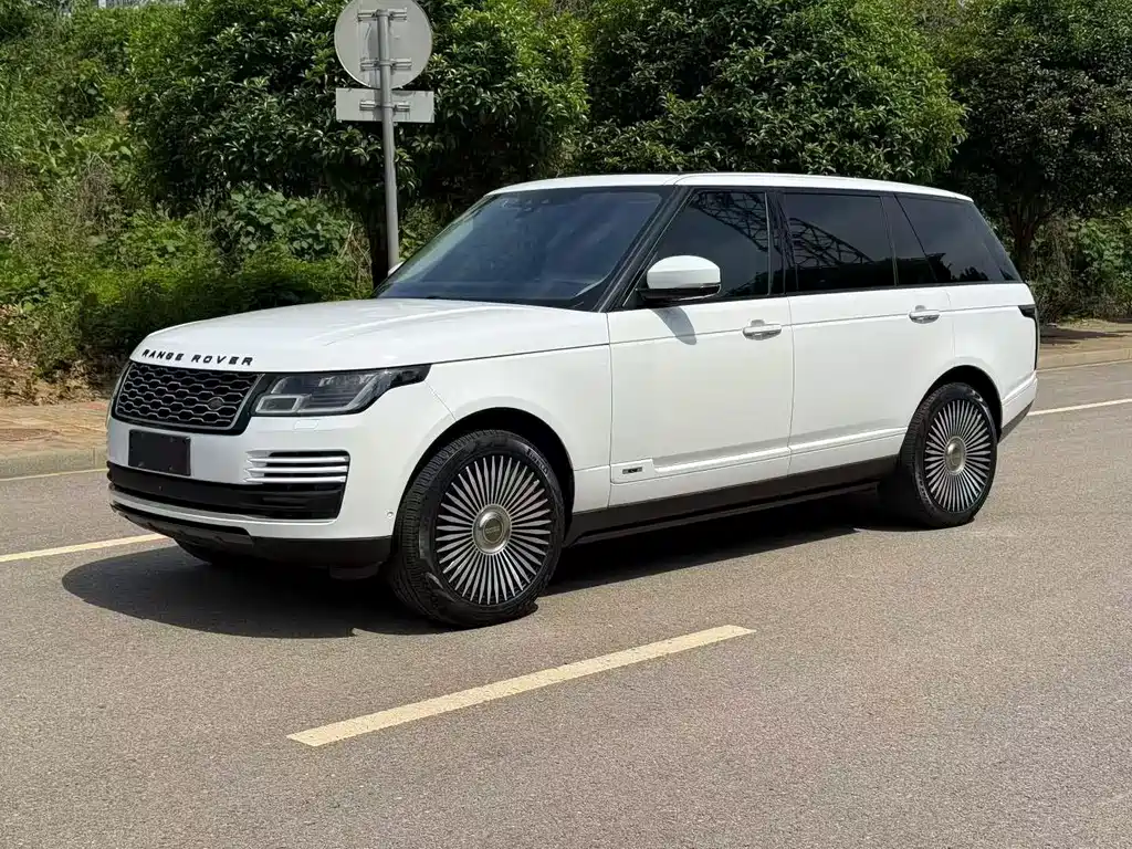 Land Rover Range Rover 2018 — фото 1