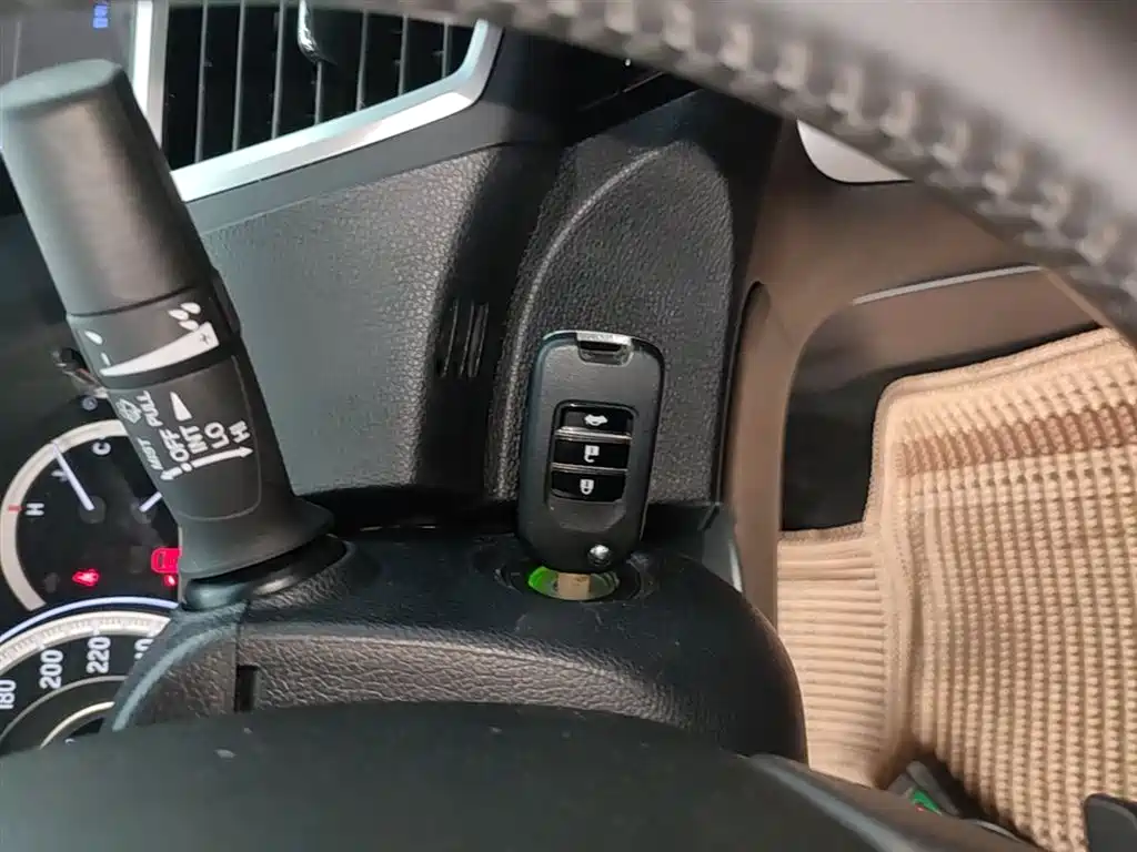 Honda Accord 2017 — фото 9