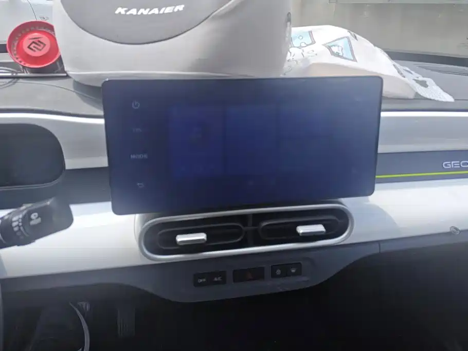Geely Galaxy Panda 2025 — фото 13