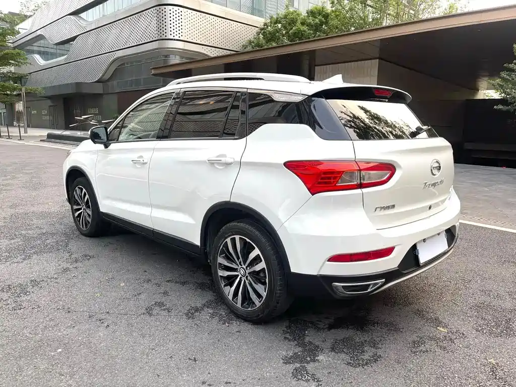 GAC Trumpchi GS4 2017 — фото 9