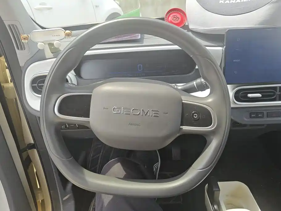 Geely Galaxy Panda 2025 — фото 15