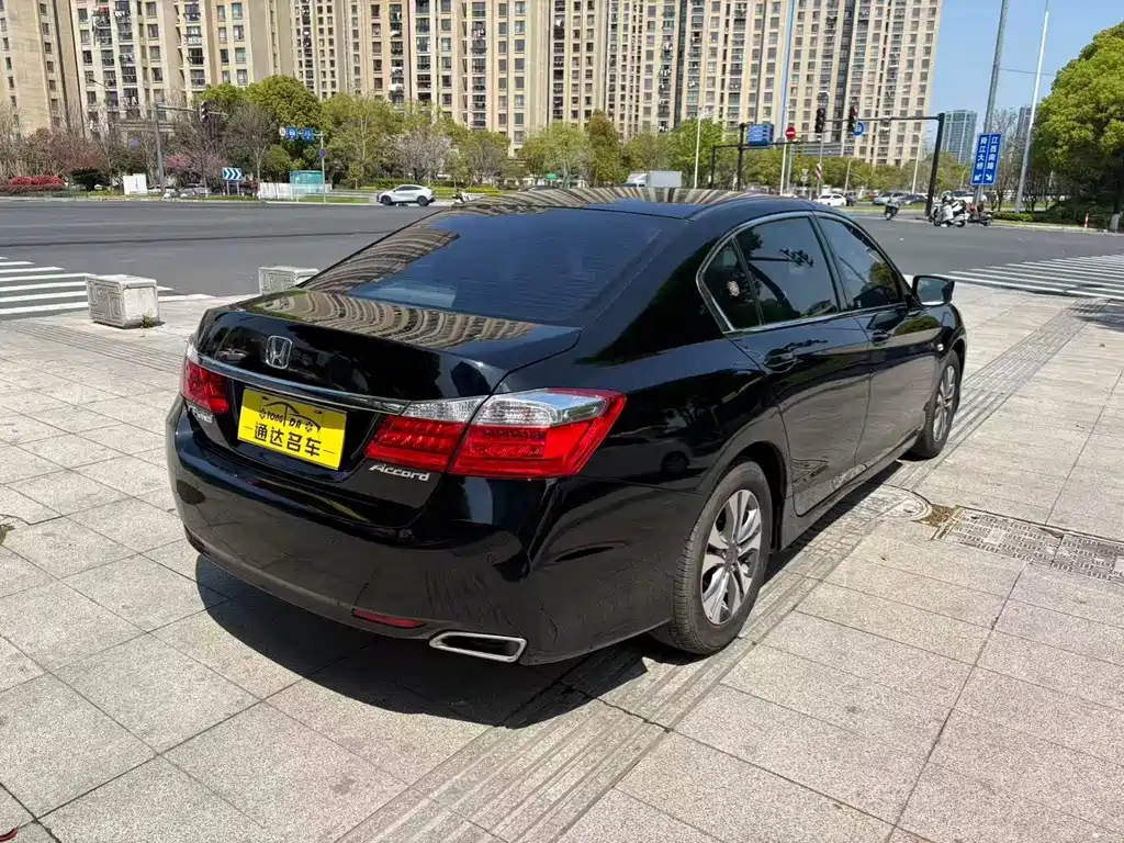 Honda Accord 2015 — фото 9