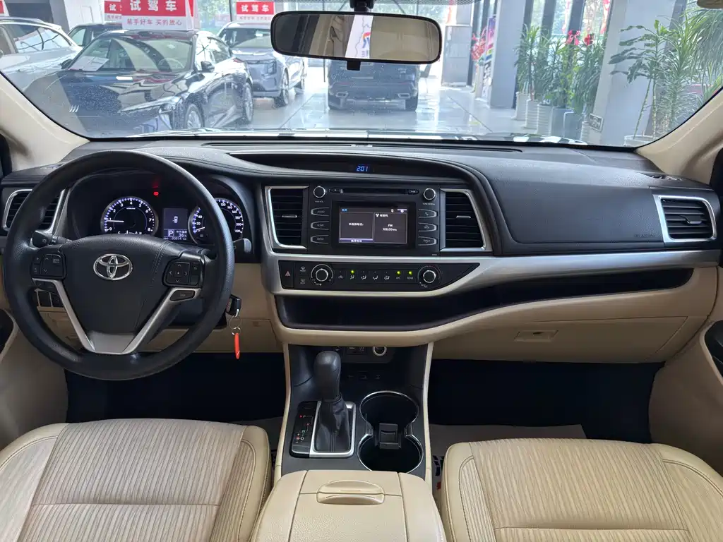 Toyota Highlander 2021 — фото 10