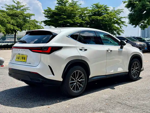 Lexus NX 2024
