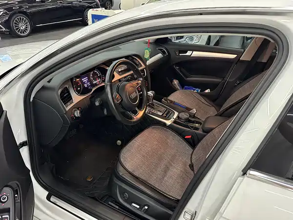 Audi A4L 2015