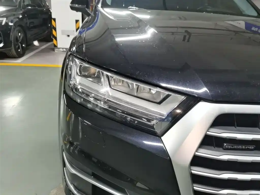 Audi Q7 2018 — фото 13