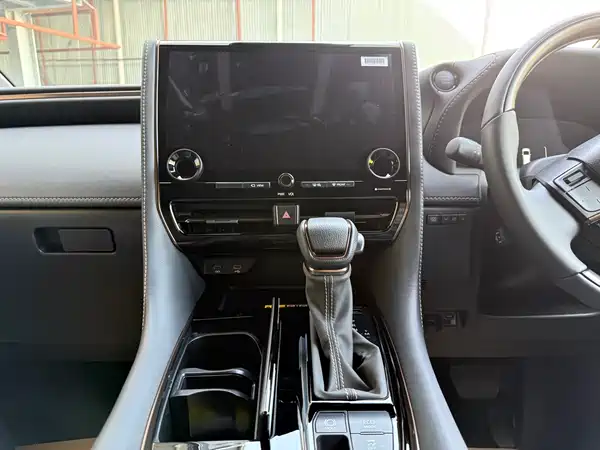 Toyota Alphard 2025