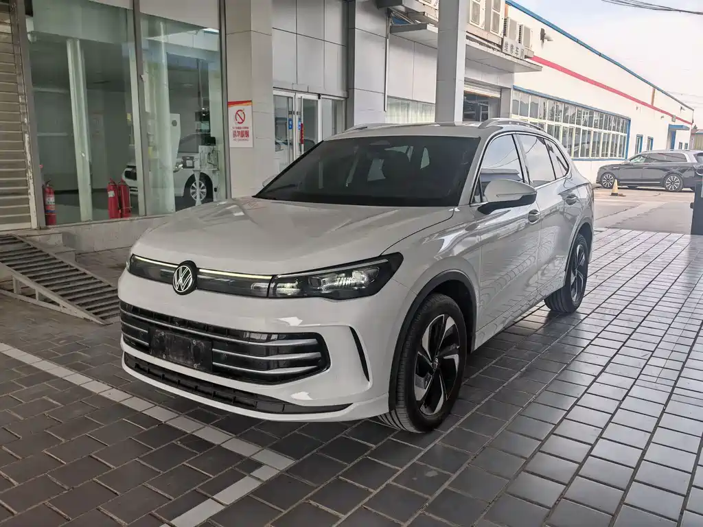 Volkswagen Tiguan L 2025 — фото 1