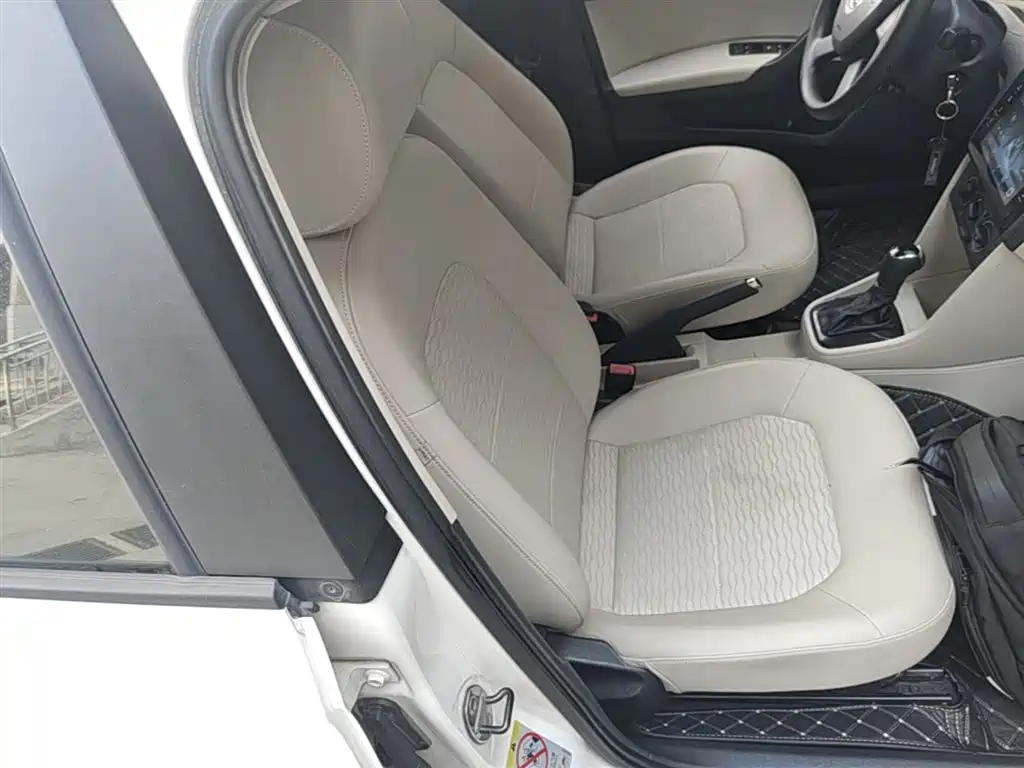 Skoda Rapid 2014 — фото 25